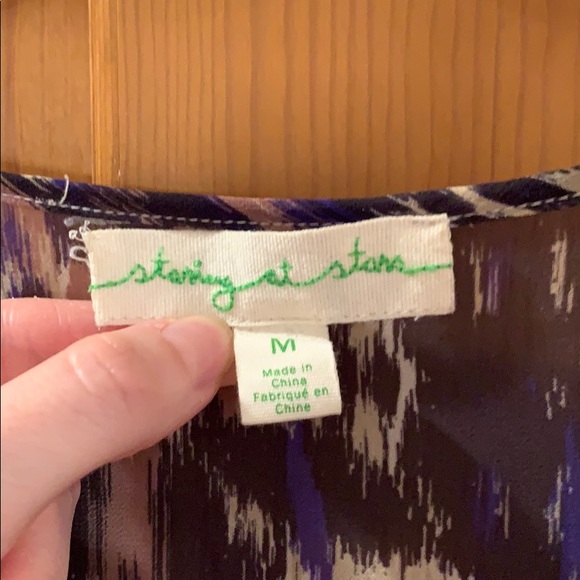 Flowing Printed Blouse with Peplum Sleeve - Picture 2 of 6